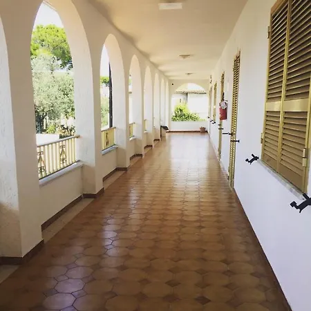 La Pergola Hostel *