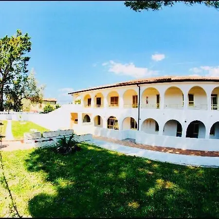 La Pergola אכסניה באיה דומיציה